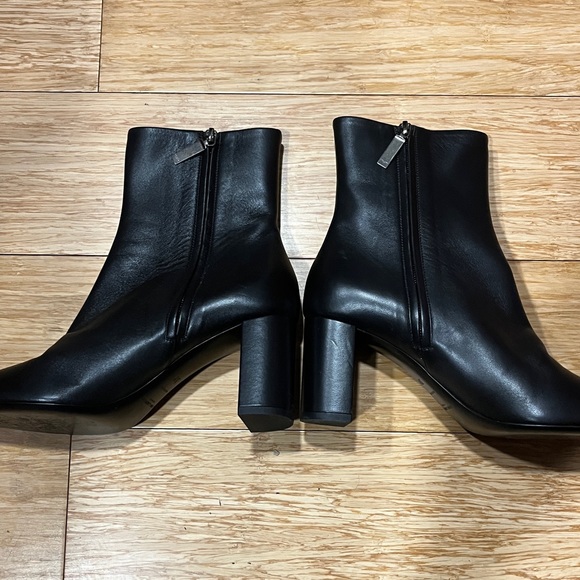 Saint Laurent
Lou Leather Ankle Booties - Picture 6 of 16